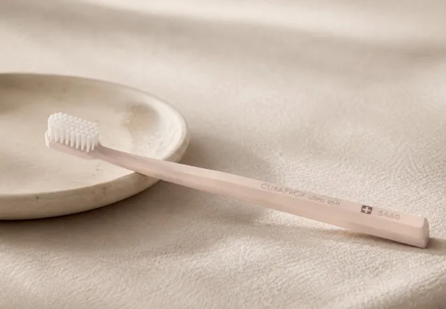 brosse-a-dents-manuelle-douce-brossage-lausanne-D1DentalConcept